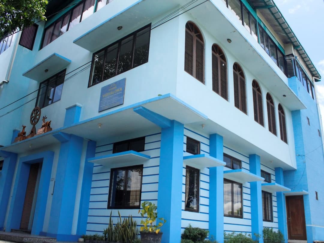 bangunan vihara vidyaloka